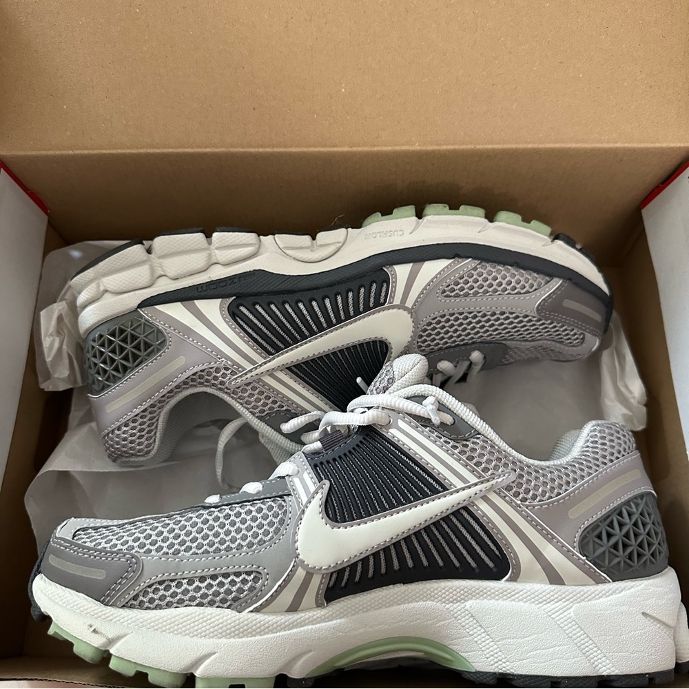 Nike Vomero 5